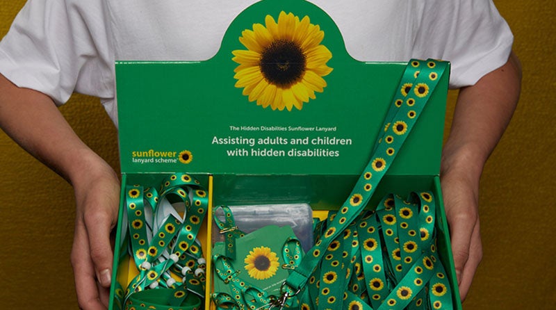 Box mit Goodies von Hidden Disability Sunflower
