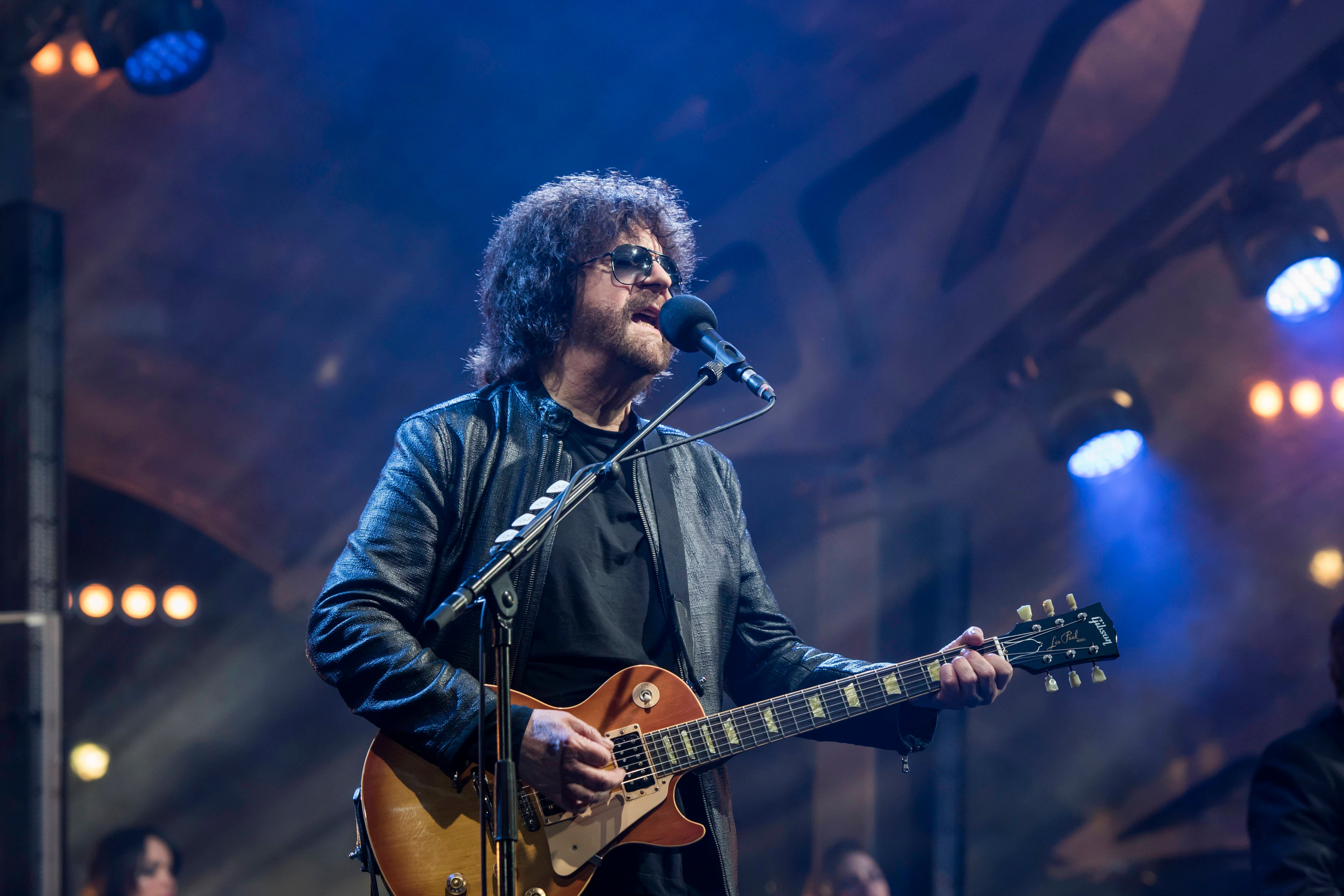 The light orchestra. Джефф Линн. Jeff Lynne's Elo. Jeff Lynne фото. Джеффри Линн Эло.